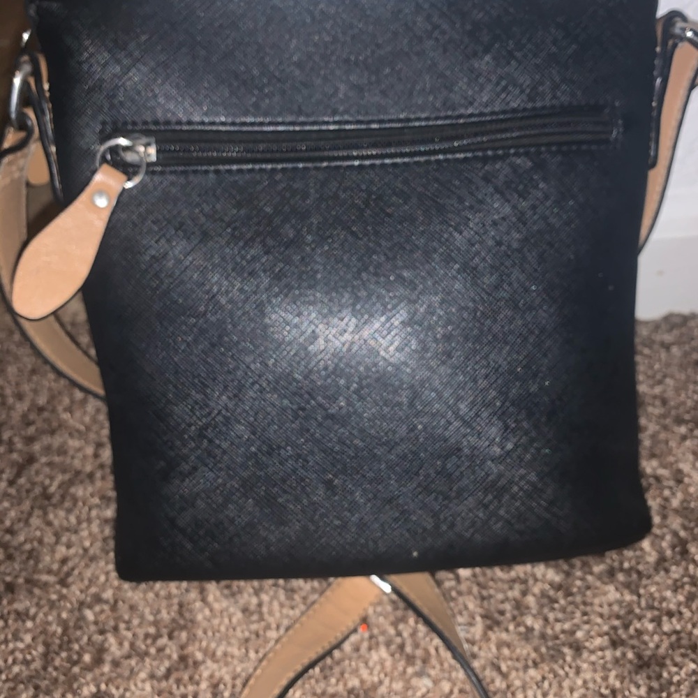 Giani Bernini Saffiano Crossbody Purse - Picture 4 of 8